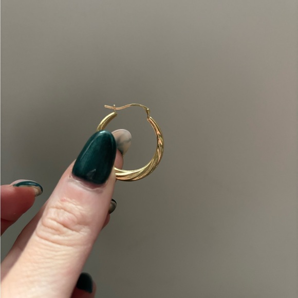 Elegant Solid 14k Gold Hollow Hoop Earrings - Picture 6 of 6